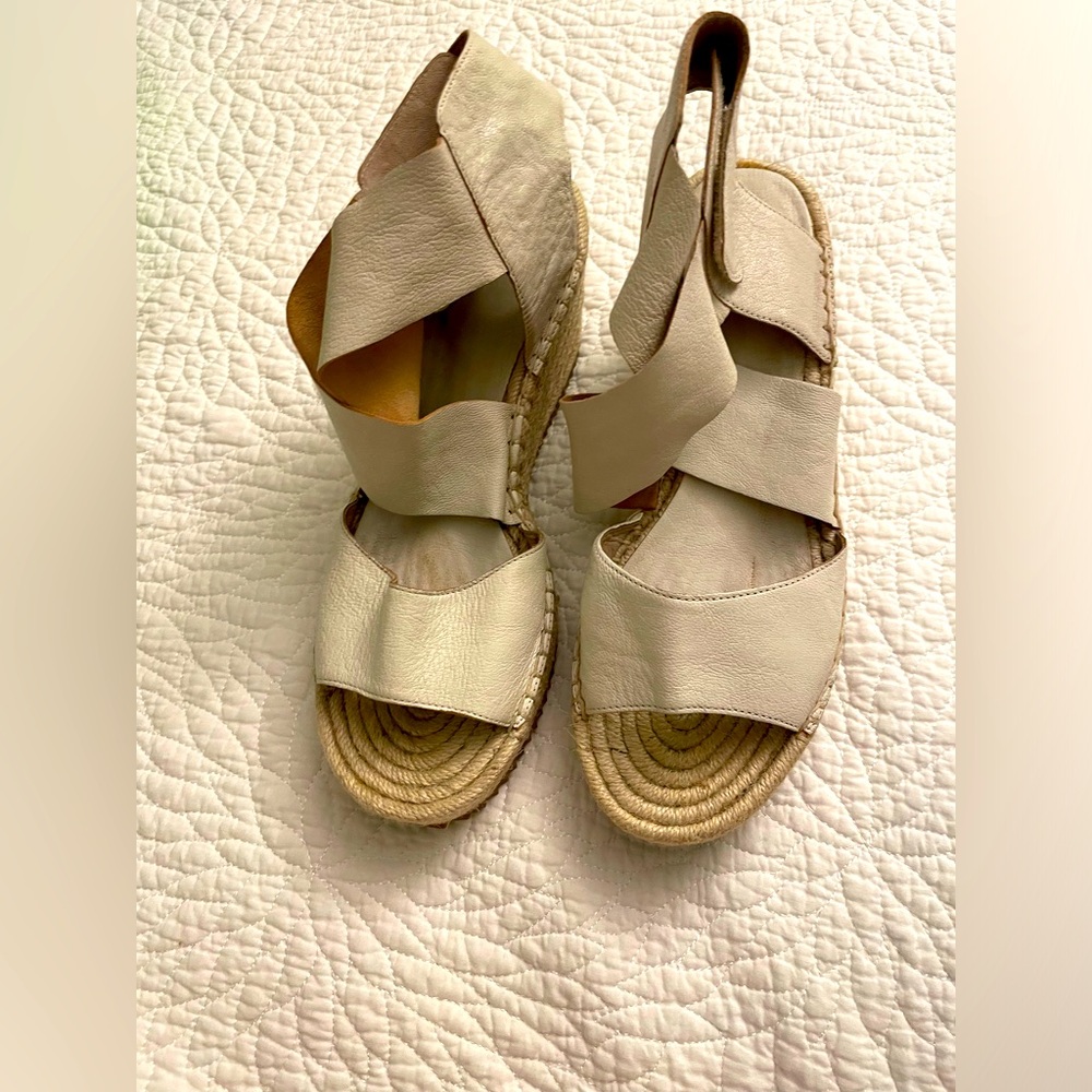 Eileen Fisher Off-White Leather Espadrille Wedge Sandal - Picture 2 of 10
